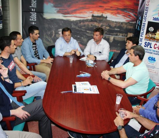 SPL C-LM y el Sindicato de Bomberos de Albacete se reúnen con miembros de la candidatura de @PP_Albacete, @Selopezmanuel para trasladarle las demandas profesionales de los colectivos de Policía Local y Bomberos